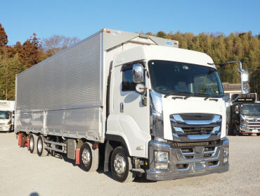 いすゞ ギガ ウイング車 大型 QKG-CYJ77B 年式 H28[写真04]