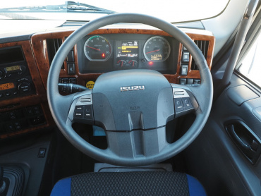 いすゞ ギガ ウイング車 大型 QKG-CYJ77B 年式 H28[写真33]