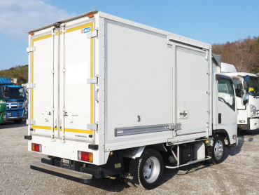 いすゞ エルフ 冷凍バン 小型 TPG-NMR85AN 年式 H28[写真04]