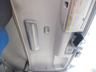いすゞ ギガ 平ボディ 大型 QKG-CYJ77B 年式 H28[写真31]