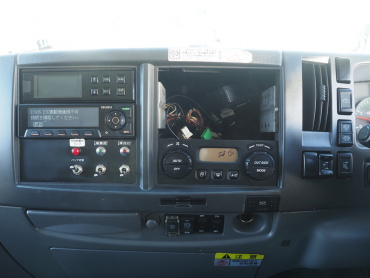 いすゞ フォワード 冷凍バン 中型 TKG-FRR90T2 年式 H28[写真27]