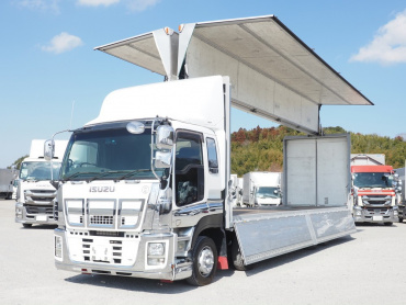 いすゞ ギガ ウイング車 大型 QKG-CYJ77A 年式 H28[写真02]
