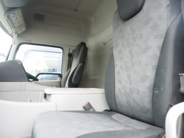 UDトラックス クオン ウイング車 大型 2PG-CG5CA 年式 R1[写真45]
