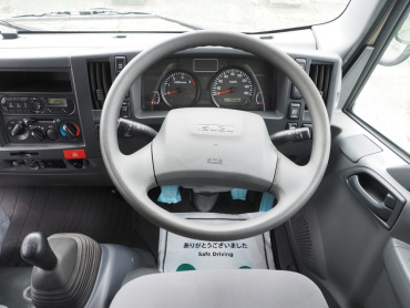 いすゞ エルフ バン車 小型 TPG-NLR85A 年式 H27[写真21]