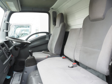 いすゞ エルフ バン車 小型 TPG-NLR85A 年式 H27[写真26]