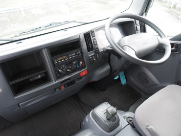いすゞ エルフ バン車 小型 TKG-NLR85AN 年式 H25[写真19]