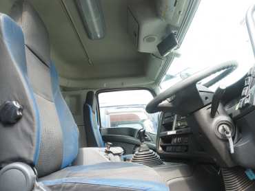 いすゞ ギガ ウイング車 大型 QKG-CYJ77B 年式 H28[写真32]