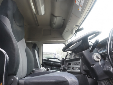 日野 プロフィア トラクタ 大型 QPG-SH1EDDG 年式 H27[写真20]