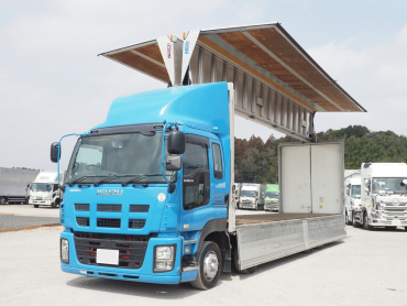 いすゞ ギガ ウイング車 大型 QKG-CYJ77A 年式 H27[写真02]