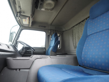 いすゞ ギガ ウイング車 大型 QKG-CYJ77A 年式 H26[写真25]