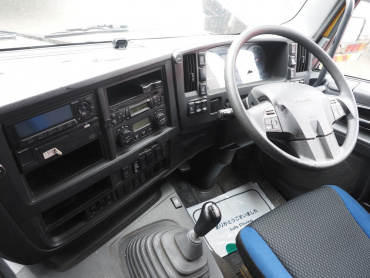 いすゞ ギガ 平ボディ 大型 QKG-CYJ77B 年式 H28[写真24]
