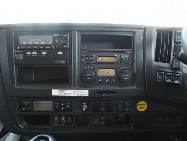 いすゞ ギガ 冷凍バン 大型 QPG-CYJ77B 年式 H28[写真25]