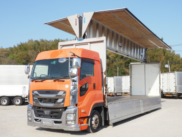 いすゞ ギガ ウイング車 大型 QKG-CYJ77B 年式 H28[写真02]