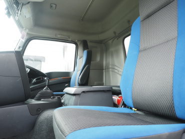 いすゞ ギガ ウイング車 大型 QKG-CYJ77B 年式 H28[写真41]