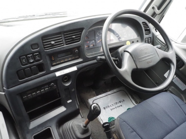 いすゞ ギガ ウイング車 大型 QKG-CYJ77A 年式 H25[写真28]