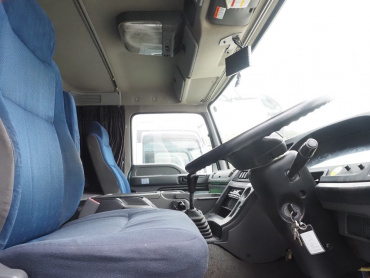いすゞ ギガ ウイング車 大型 QKG-CYJ77A 年式 H25[写真25]