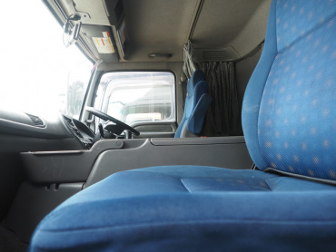 いすゞ ギガ ウイング車 大型 QKG-CYJ77A 年式 H26[写真40]