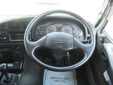 いすゞ ギガ ウイング車 大型 QKG-CYJ77A 年式 H27[写真29]