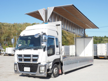 いすゞ ギガ ウイング車 大型 LKG-CYJ77AA 年式 H23[写真02]