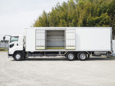 いすゞ ギガ 冷凍バン 大型 QKG-CYL77B 年式 H29[写真17]