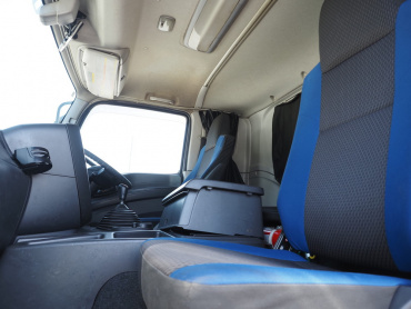 いすゞ ギガ 冷凍ウイング 大型 QKG-CYJ77B 年式 H29[写真38]