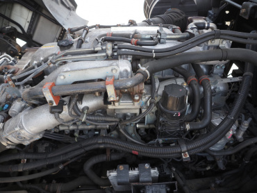 いすゞ ギガ 冷凍ウイング 大型 QKG-CYJ77B 年式 H29[写真44]