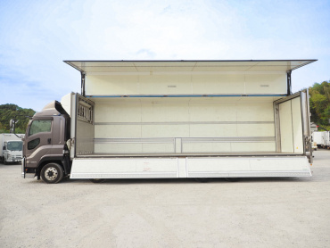 いすゞ ギガ 冷凍ウイング 大型 QKG-CYJ77B 年式 H29[写真18]