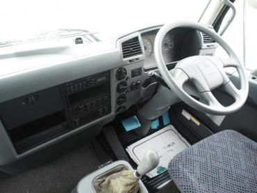 三菱ふそう ファイター ウイング車 中型 PDG-FK61F 年式 H22[写真25]