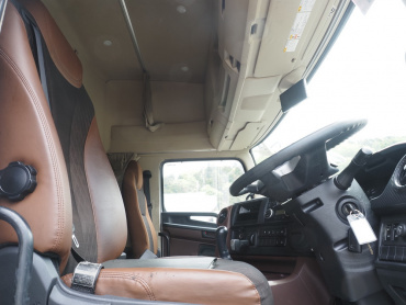 日野 プロフィア ウイング車 大型 2DG-FW1AHG 年式 H30[写真27]