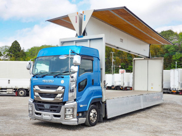 いすゞ ギガ ウイング車 大型 2PG-CYJ77C 年式 R1[写真02]