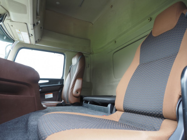 日野 プロフィア ウイング車 大型 2DG-FW1AHG 年式 H29[写真37]