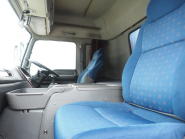 いすゞ ギガ ウイング車 大型 QKG-CYJ77A 年式 H25[写真40]