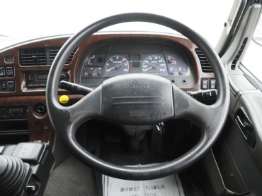 いすゞ ギガ ウイング車 大型 QKG-CYJ77A 年式 H25[写真33]
