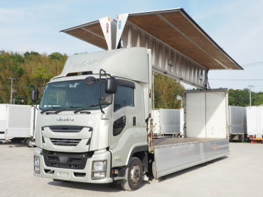 いすゞ ギガ ウイング車 大型 QKG-CYJ77B 年式 H28[写真02]