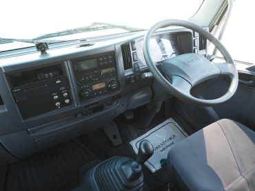 いすゞ フォワード 冷凍バン 中型 TKG-FRR90S2 年式 H30[写真22]