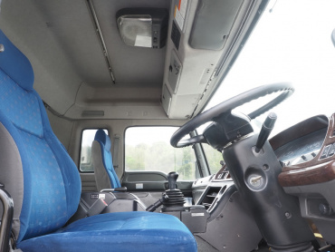 いすゞ ギガ トラクタ 大型 QKG-EXD52AD 年式 H26[写真20]