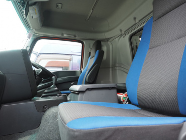 いすゞ ギガ ウイング車 大型 QKG-CYJ77B 年式 H28[写真40]