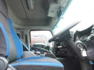 いすゞ ギガ ウイング車 大型 QKG-CYJ77B 年式 H28[写真30]