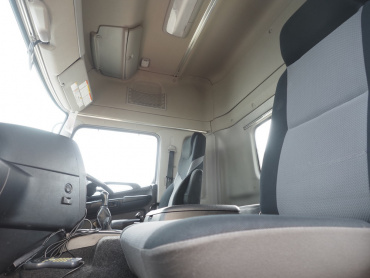 日野  トラクタ 大型 QPG-SH1EDDG 年式 H26[写真28]