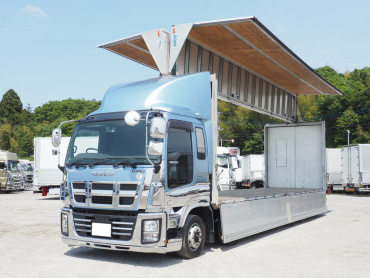 いすゞ ギガ ウイング車 大型 QKG-CYJ77A 年式 H27[写真02]
