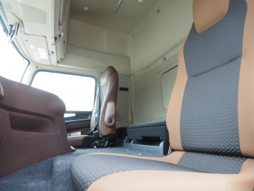日野 プロフィア ウイング車 大型 2DG-FR1AHG 年式 H29[写真37]