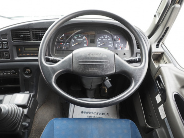 いすゞ ギガ ウイング車 大型 LKG-CYJ77A 年式 H24[写真27]