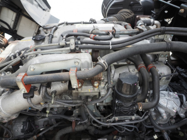 いすゞ ギガ ウイング車 大型 QKG-CYJ77B 年式 H28[写真48]