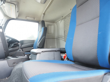 いすゞ ギガ ウイング車 大型 QKG-CYJ77B 年式 H28[写真40]