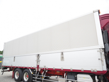 いすゞ ギガ 冷凍ウイング 大型 QKG-CYL77A 年式 H24[写真11]