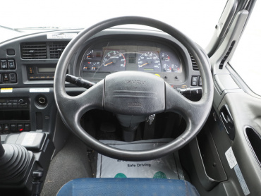 いすゞ ギガ ウイング車 大型 QKG-CYJ77A 年式 H28[写真28]