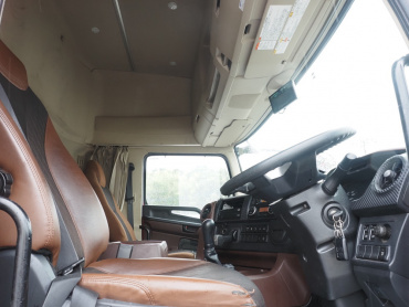 日野 プロフィア ウイング車 大型 2DG-FW1AHG 年式 H30[写真27]