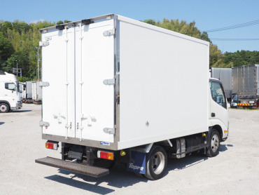日野 デュトロ 冷凍バン 小型 2RG-XZC605M 年式 R2[写真04]