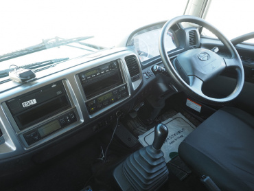 日野 レンジャープロ 冷凍バン 中型 TKG-FD7JLAG 年式 H28[写真27]