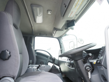 いすゞ フォワード 冷凍バン 中増t 2PG-FTR90V2 年式 H30[写真24]